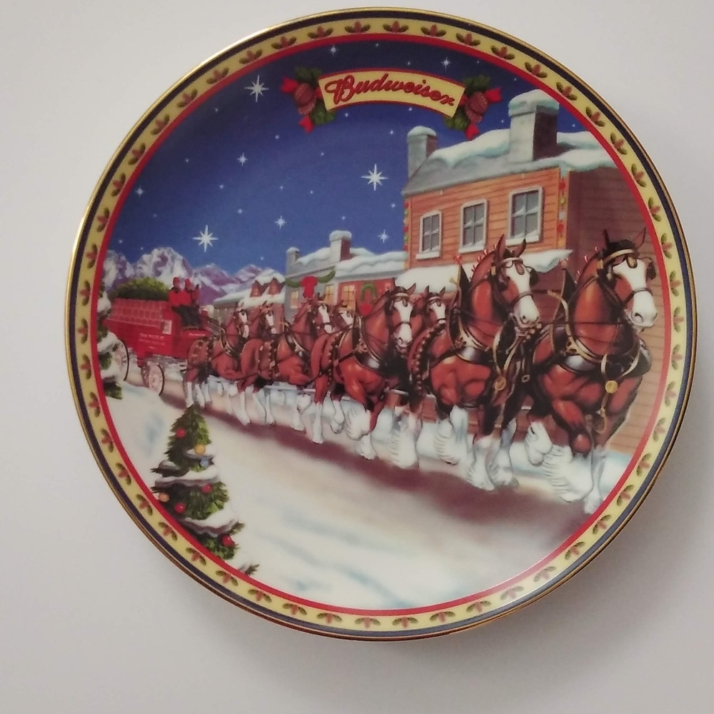 Budweiser Old Towne Holiday Clydesdales Plate